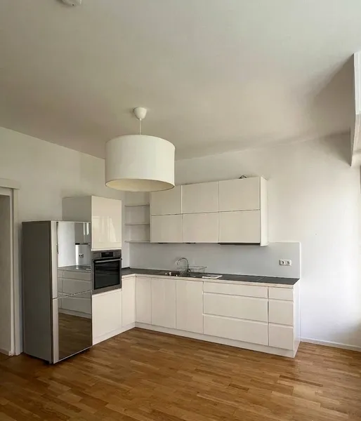 1,5-Zimmer-Wohnung nahe Tempelhofer Feld mit Blick ins Grüne — photo 1